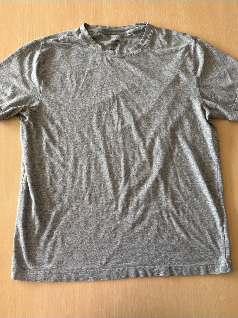 Fabletics Men's Heather Gray Crew Neck T-Shirt
